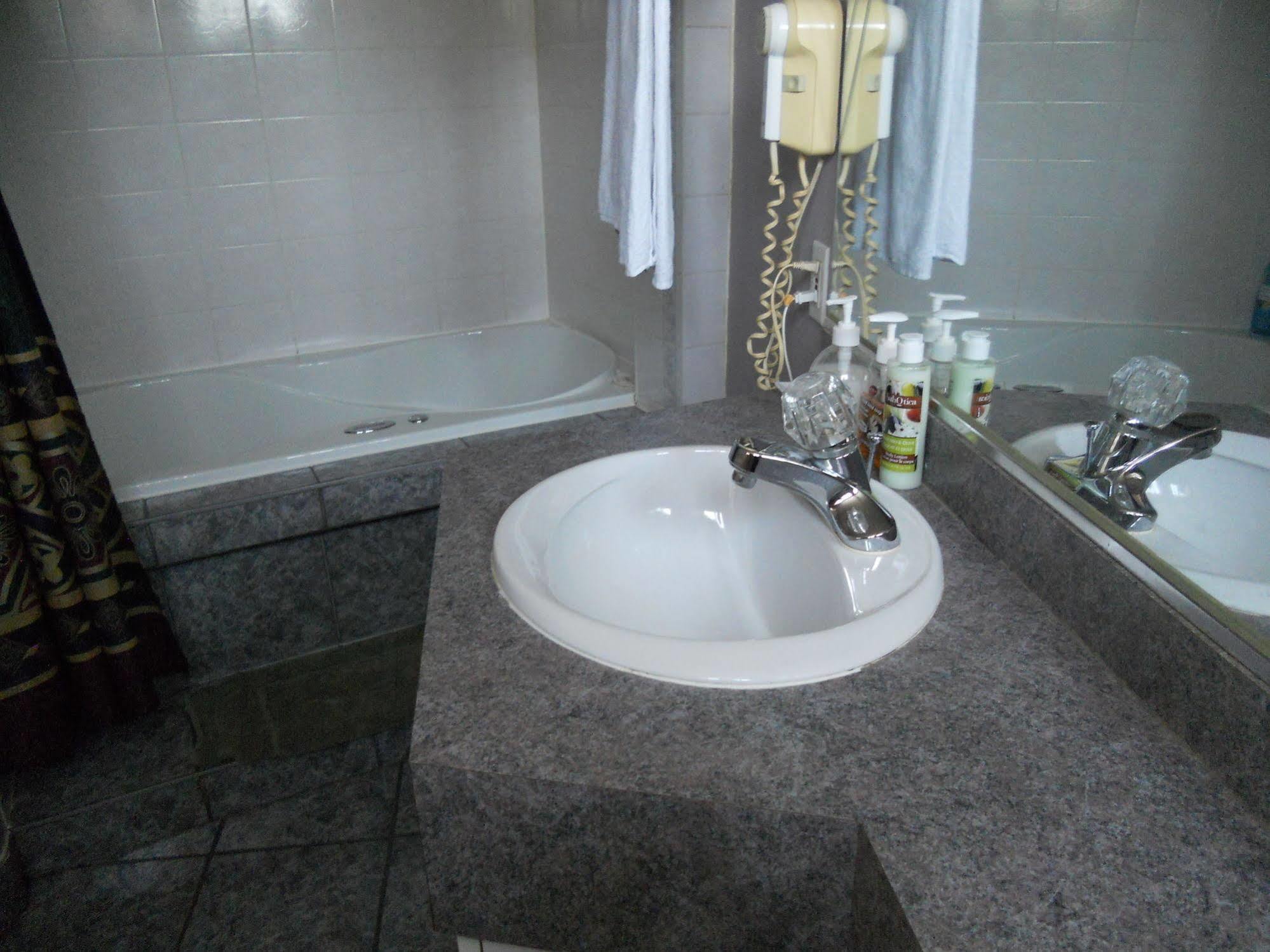 Motel Normandie Louiseville Luaran gambar
